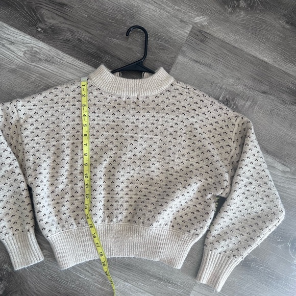 BDG Sweater - Picture 5 of 6